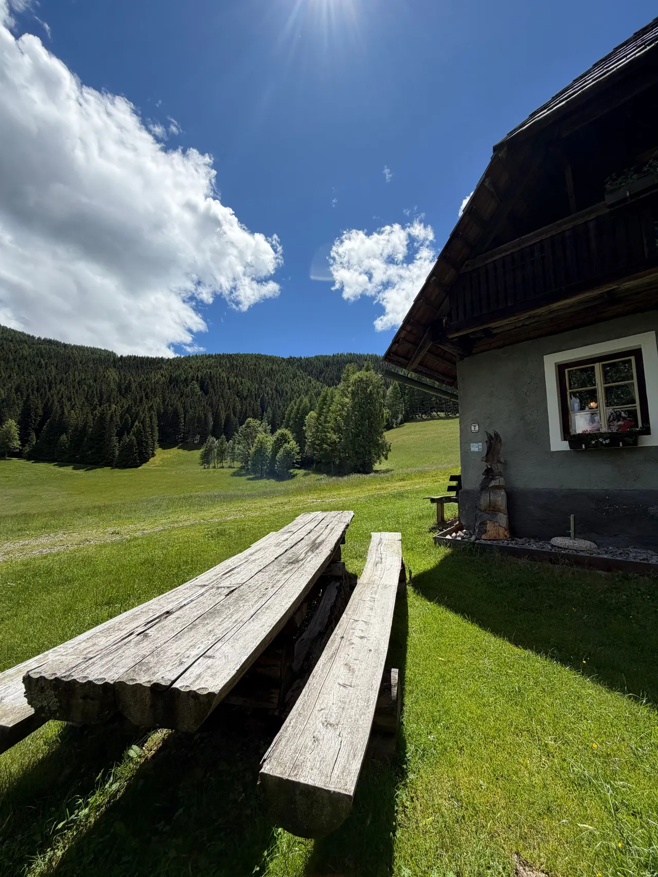 Die Droneberger Hütte im Sommer